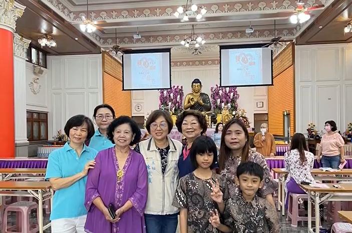 Pusat Distrik Qianzhen Kota Kaohsiung mengadakan acara Hari Ibu dan mengundang keluarga imigran baru untuk berpartisipasi.  (Sumber foto : Pusat Distrik Qianzhen Kota Kaohsiung)